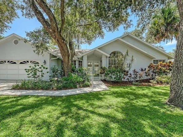 🏊 Poolside Potential In Sarasota's Lakes Estates, Homes for Sale, Florida, North Carolina