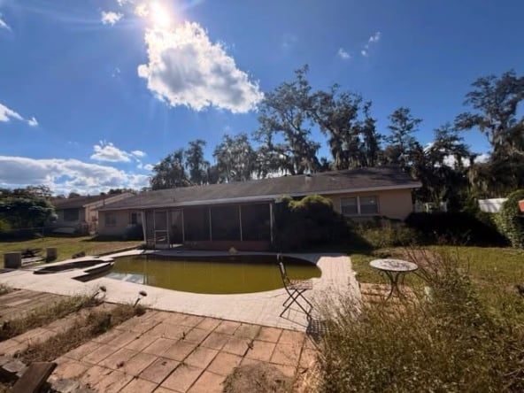🏊 Brandon Pool Home With Garage, Homes for Sale, Florida, North Carolina